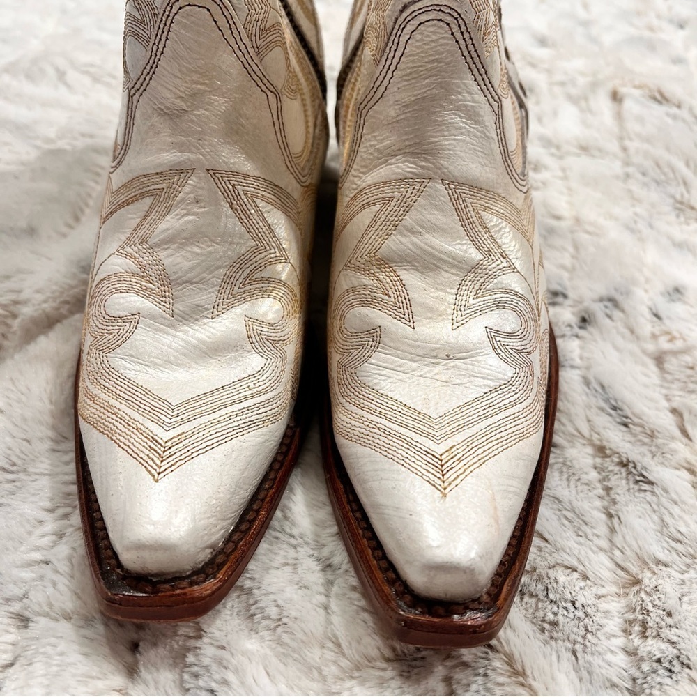 NWOB Circle G Pearl Embroidered Western Ankle Booties Sz-5.5 - Picture 5 of 9